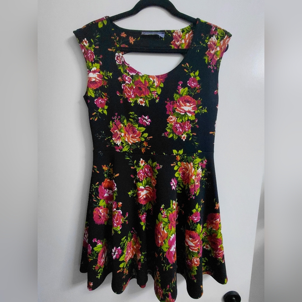 Rebel Sugar Black Floral Dress Size Large